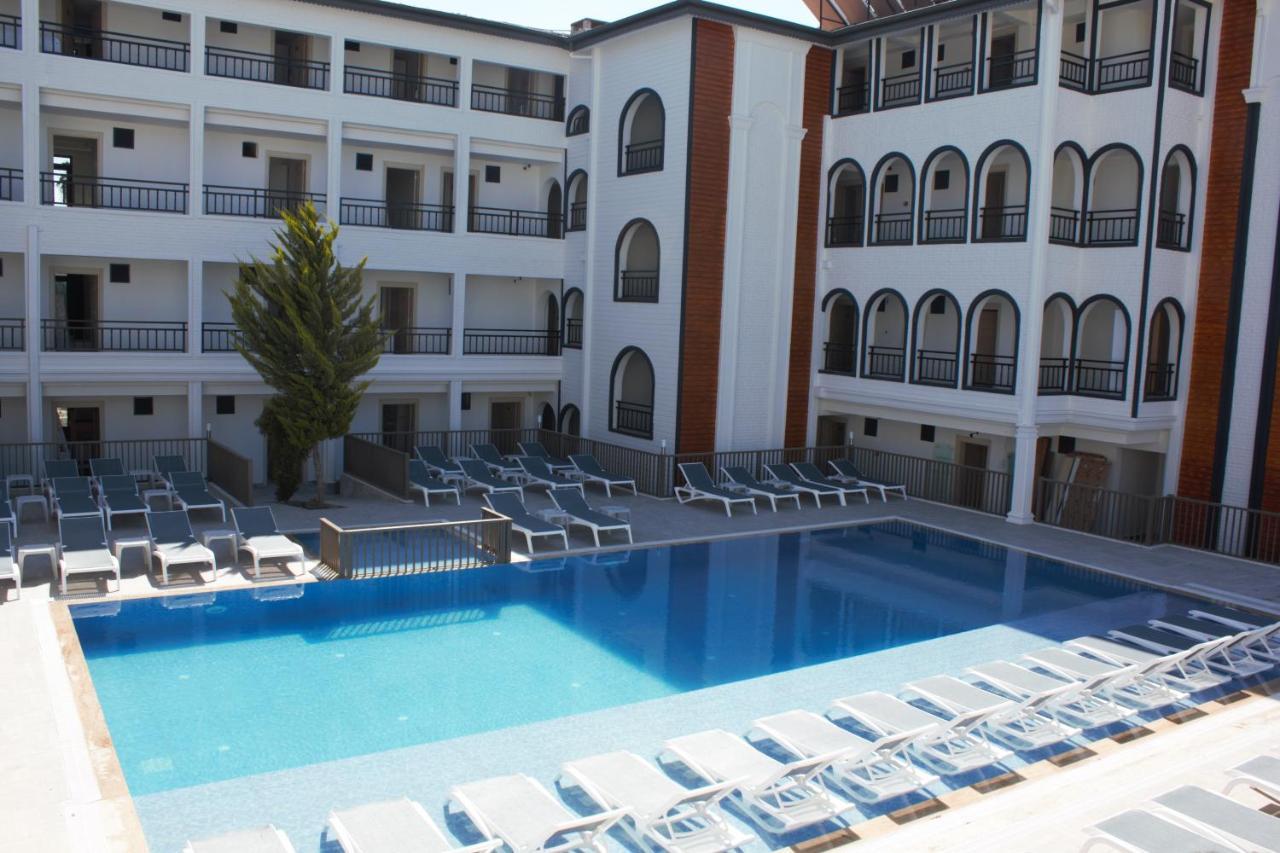 Akalia & Hotel Side